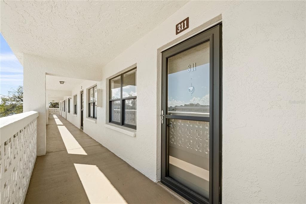 4910 BAY STREET NE UNIT 311 ST PETERSBURG, FL 33703