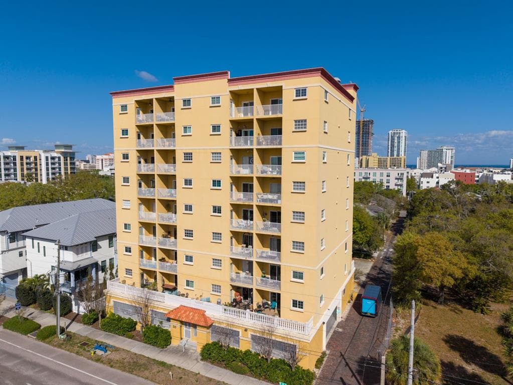 316 8TH STREET S UNIT 402 ST PETERSBURG, FL 33701