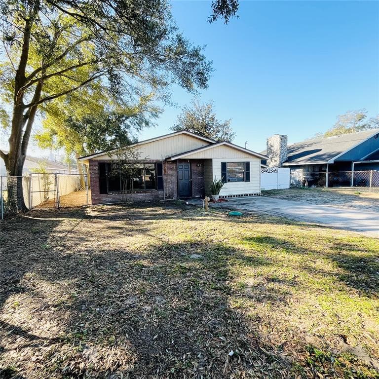 502 CALHOUN AVENUE SEFFNER, FL 33584