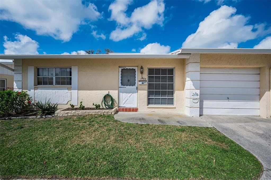 852 OXFORD COURT DUNEDIN, FL 34698