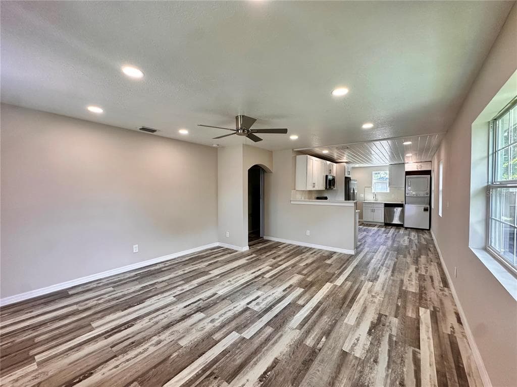 8517 N HIGHLAND AVENUE TAMPA, FL 33604