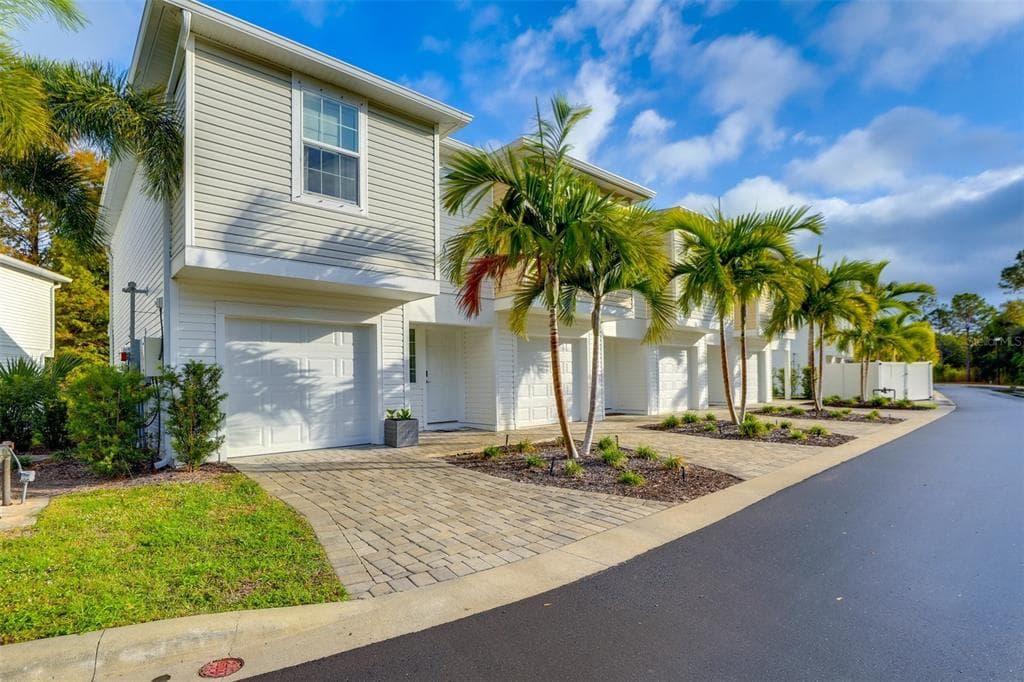 2441 6TH AVENUE DRIVE E BRADENTON, FL 34208