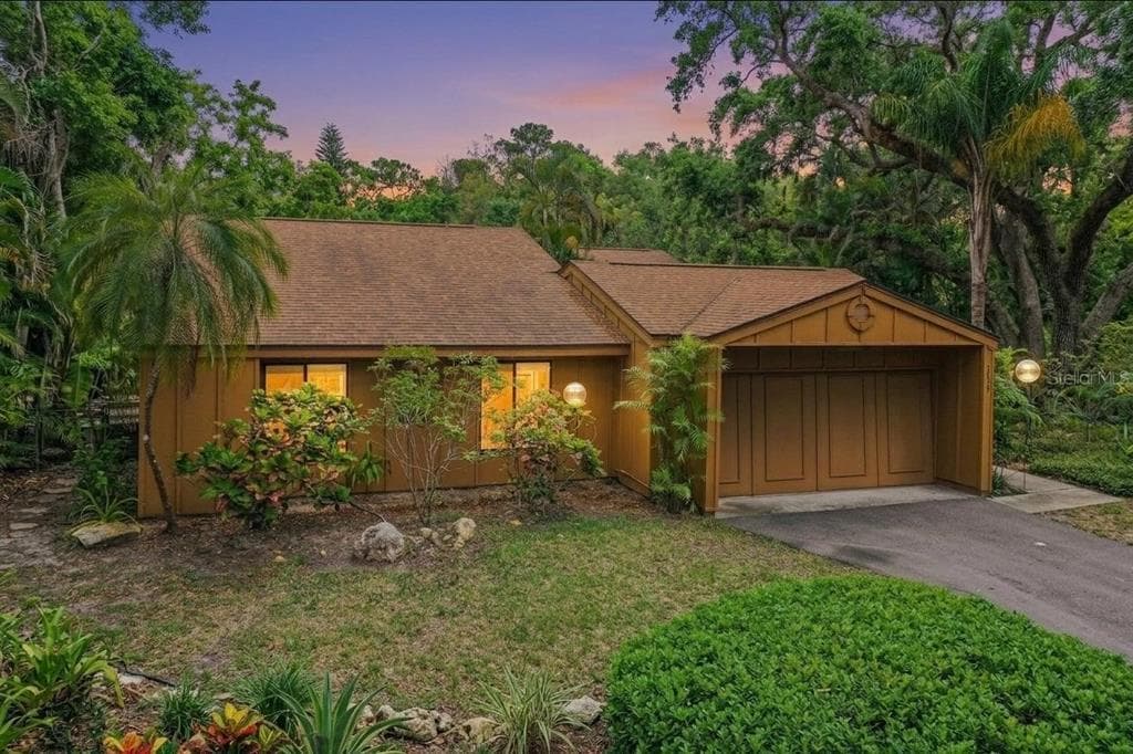2411 PHEASANT LN BRADENTON, FL 34209