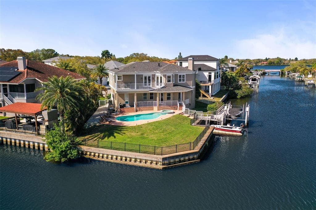 207 MANATEE LANE