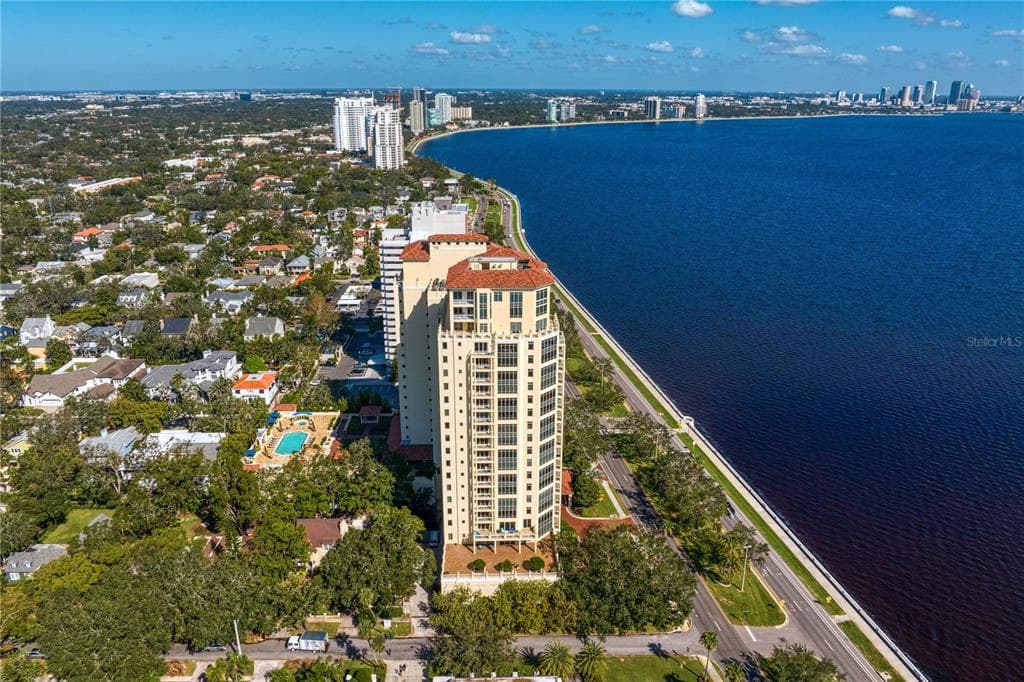4201 BAYSHORE BOULEVARD UNIT 2101 TAMPA, FL 33611