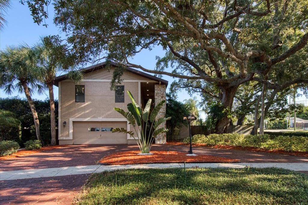 13703 OAK FOREST BOULEVARD N