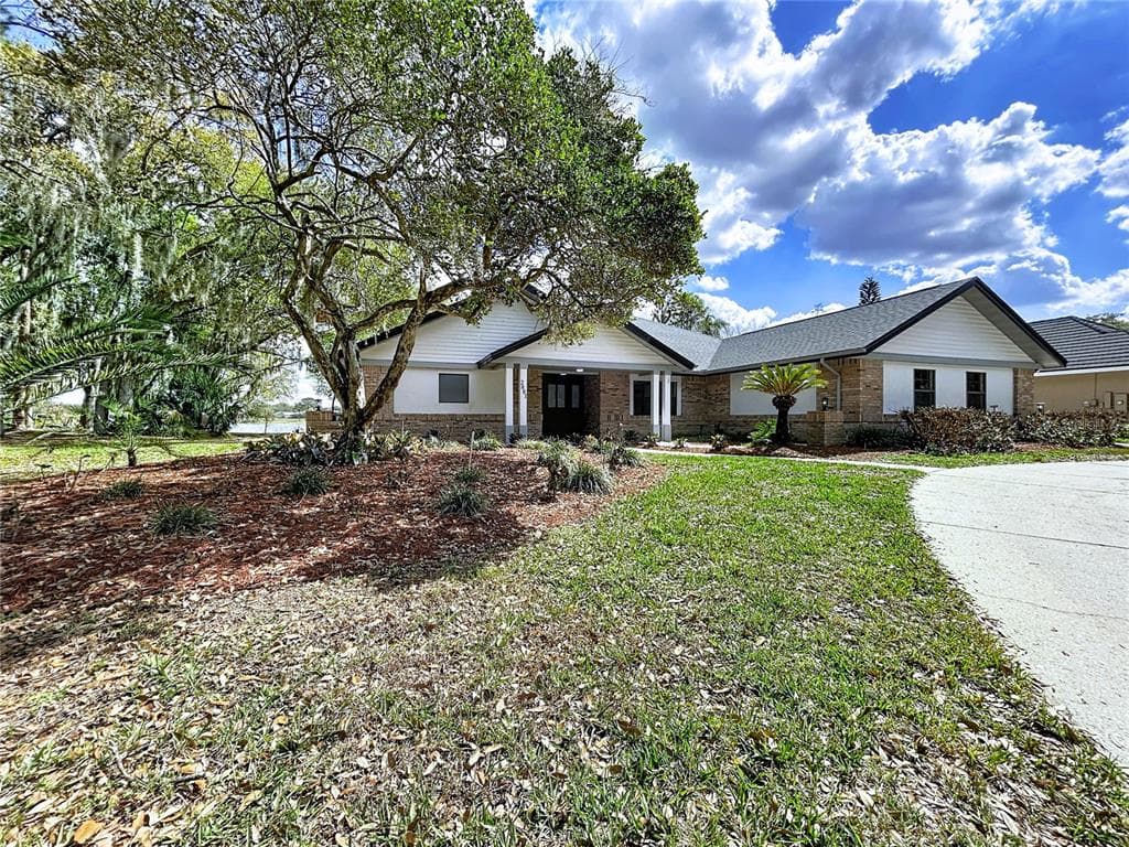 2881 HAMMOCK DRIVE PLANT CITY, FL 33566