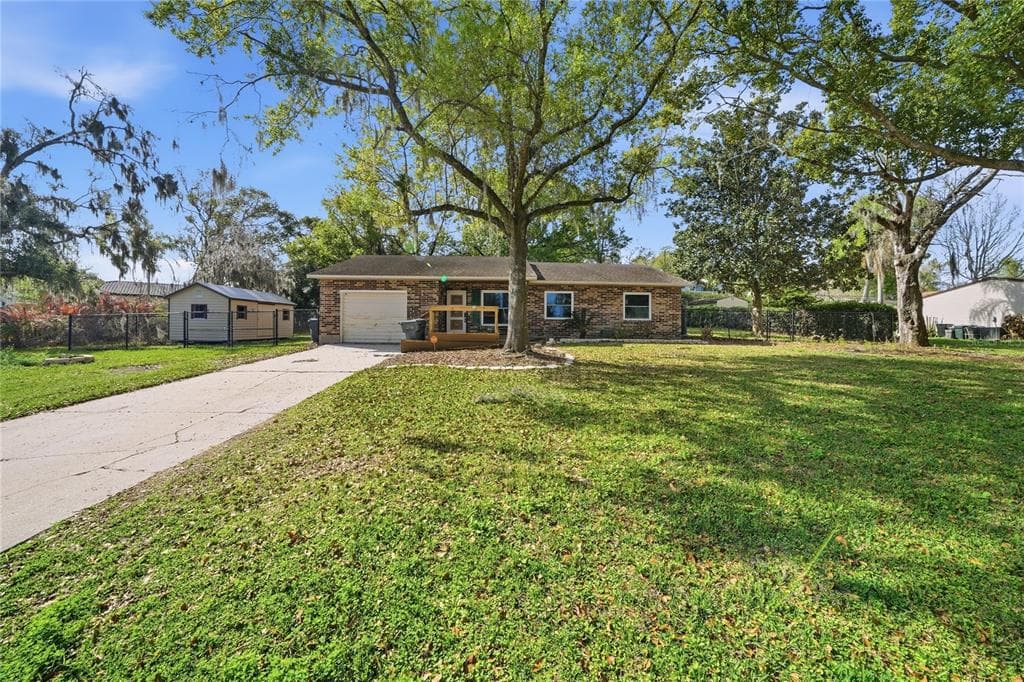 2327 SEAN LANE LAKELAND, FL 33812