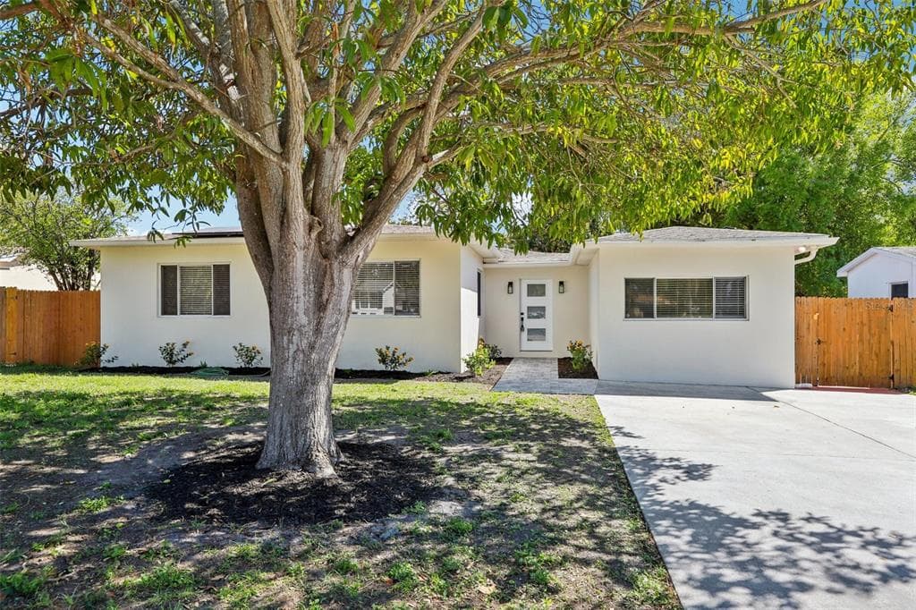 5010 8th AVE N ST PETERSBURG, FL 33710