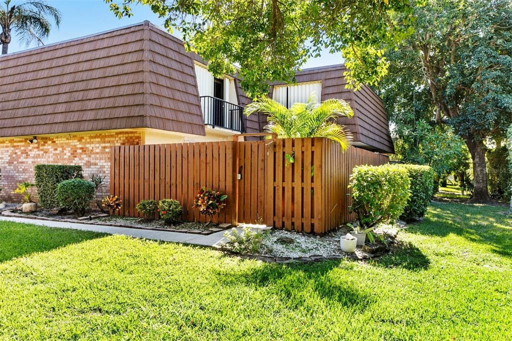 3911 CAROLINA DR. LAKE WORTH, FL 33461