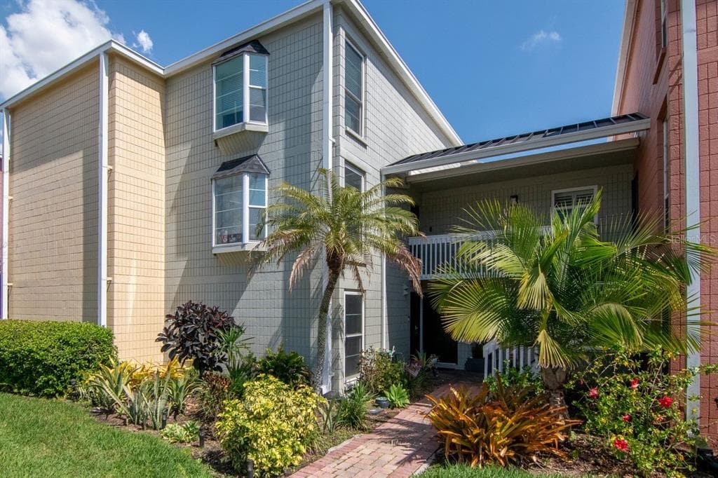 2424 W TAMPA BAY BOULEVARD UNIT C105 TAMPA, FL 33607