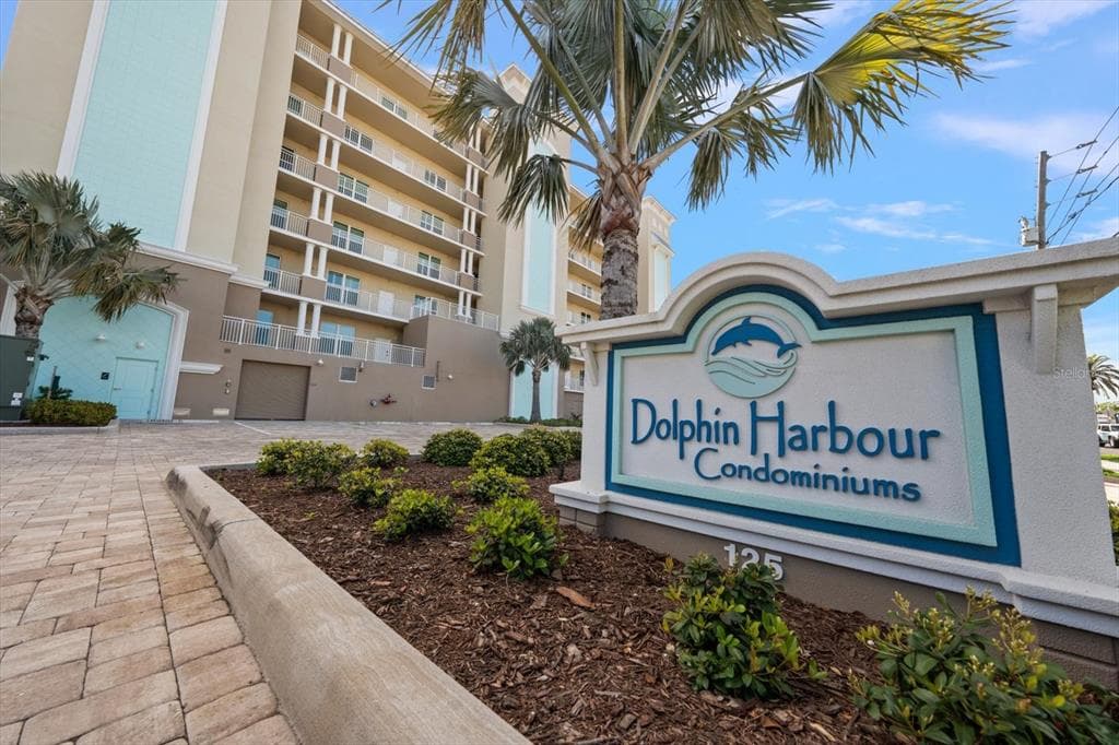 125 ISLAND WAY UNIT 402 CLEARWATER BEACH, FL 33767