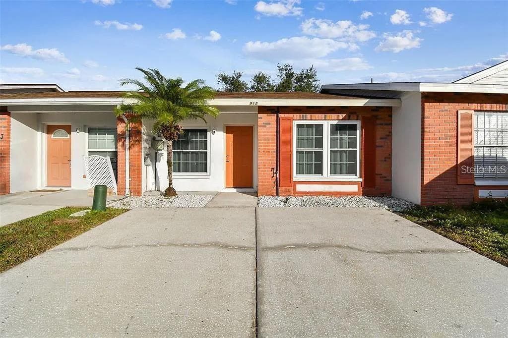 915 BURLWOOD STREET BRANDON, FL 33511