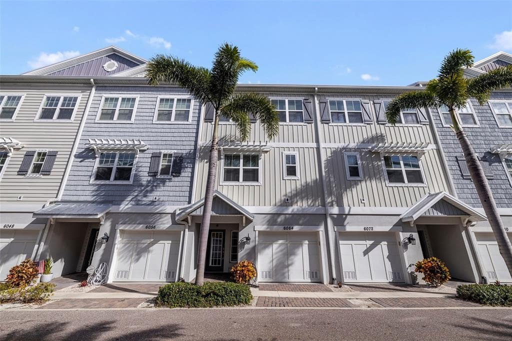 6064 MOORINGS DRIVE S ST PETERSBURG, FL 33712