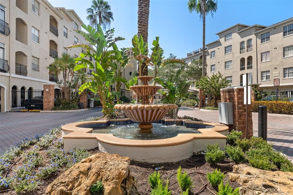 501 KNIGHTS RUN AVENUE UNIT 1215 TAMPA, FL 33602