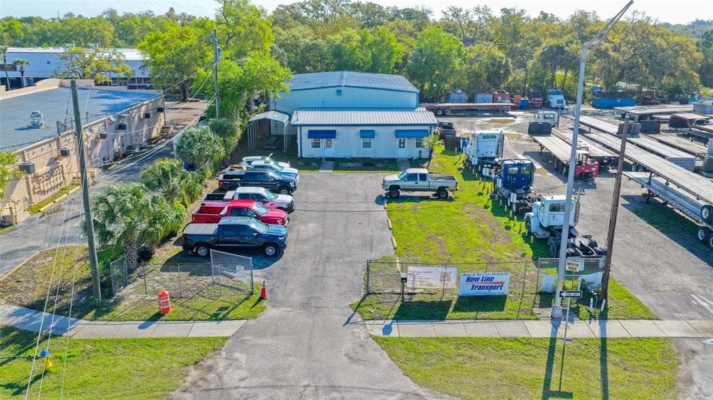 11134 S 41 HIGHWAY GIBSONTON, FL 33534
