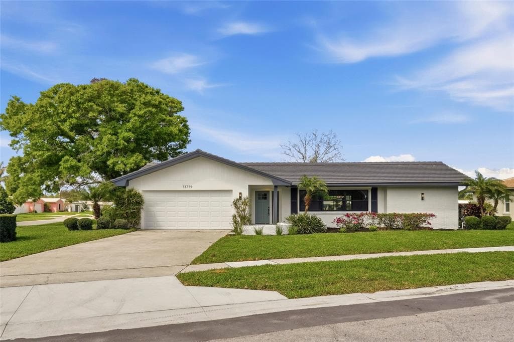 13779 PINECREST DRIVE LARGO, FL 33774