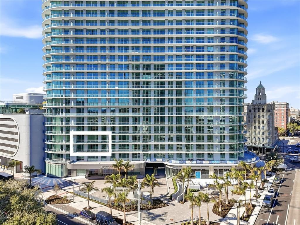 400 CENTRAL AVENUE UNIT 303 ST PETERSBURG, FL 33701