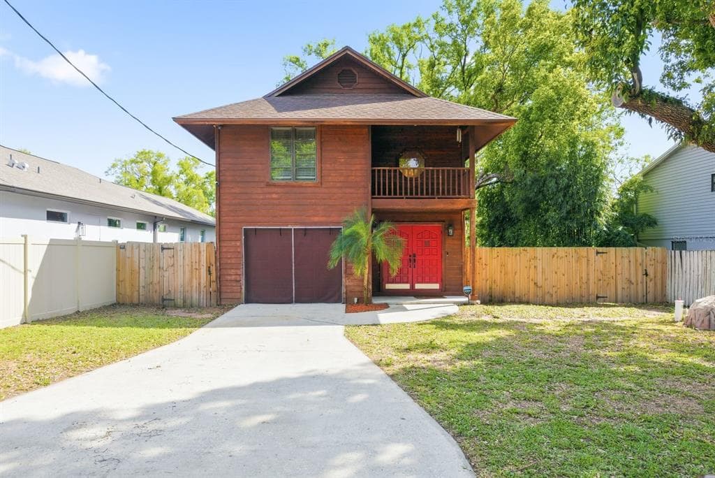 2204 HOWARD LANE TAMPA, FL 33612