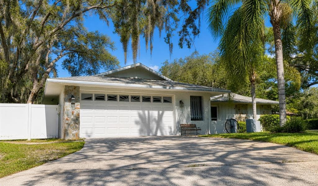 2309 WOODBEND CIRCLE NEW PORT RICHEY, FL 34655