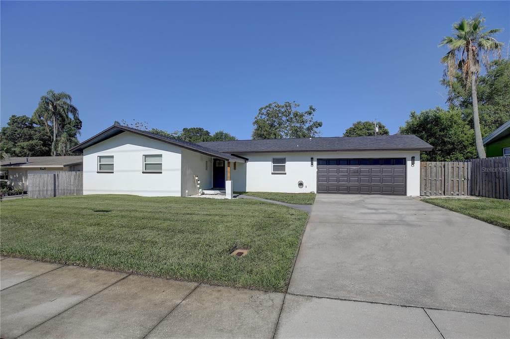 912 S HIGHLAND AVENUE CLEARWATER, FL 33756