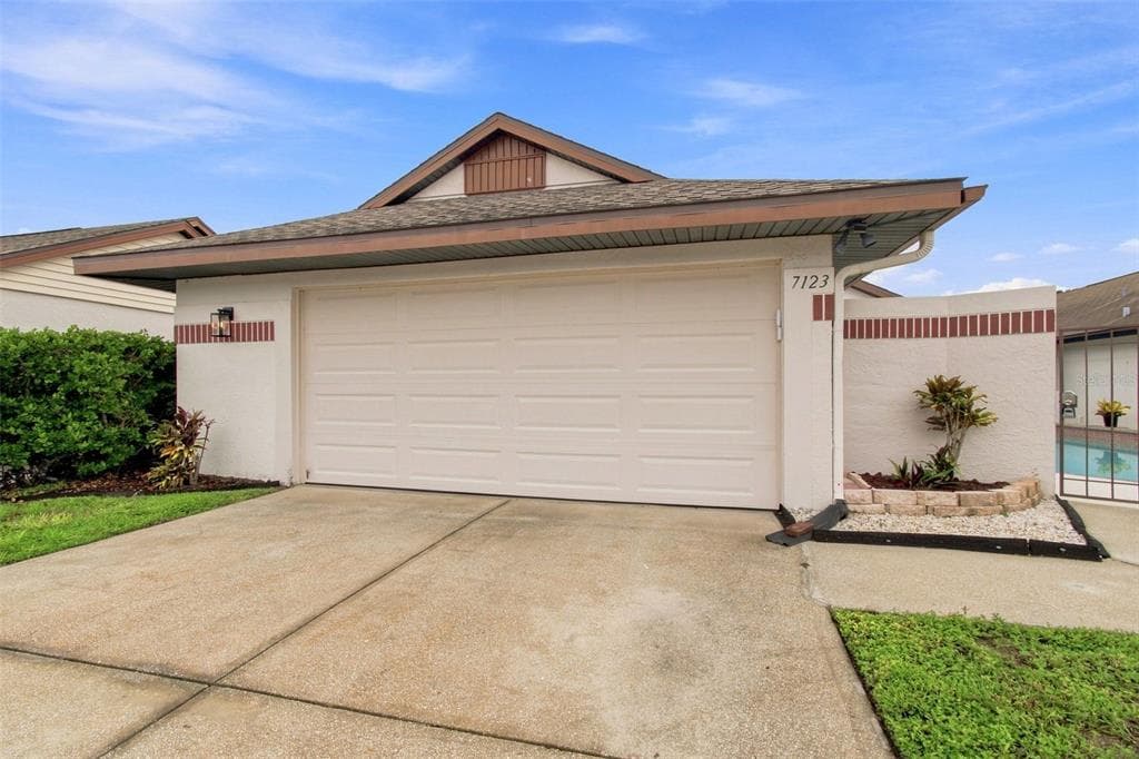 7123 SILVERMILL DRIVE TAMPA, FL 33635