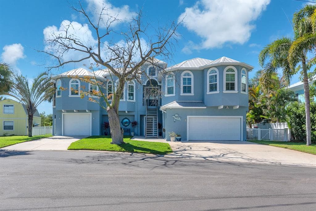 9425 OAK STREET RIVERVIEW, FL 33578