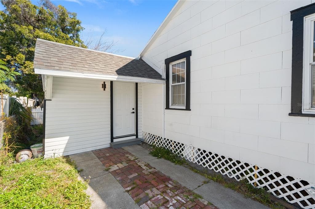 2008 OAKWOOD AVENUE UNIT B TAMPA, FL 33605