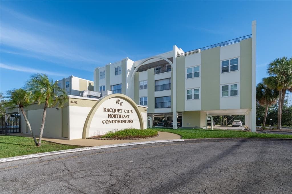 4651 1ST STREET NE UNIT 303 ST PETERSBURG, FL 33703