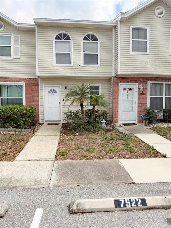 7522 HOLLOWELL DRIVE TAMPA, FL 33615