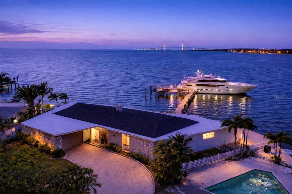 2970 68TH AVENUE S ST PETERSBURG, FL 33712