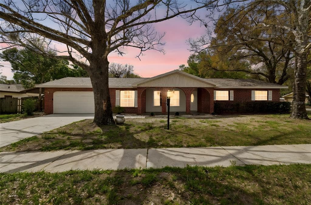 3817 TWILIGHT DRIVE VALRICO, FL 33594
