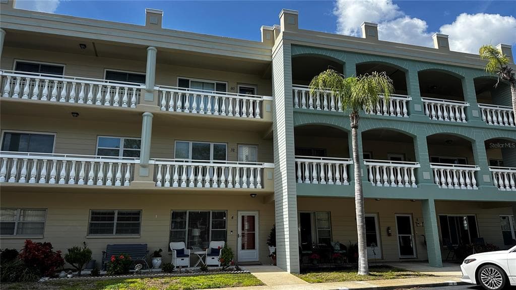 2330 ECUADORIAN WAY UNIT 32