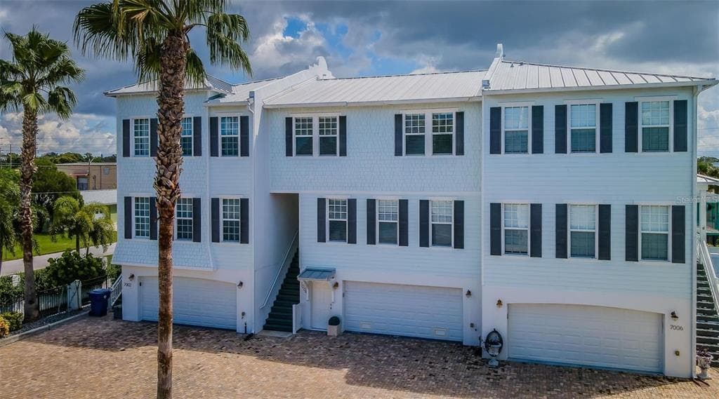 7004 GREVILLA AVENUE S SOUTH PASADENA, FL 33707
