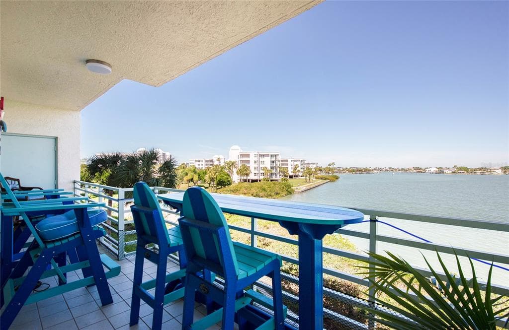 7979 SAILBOAT KEY BOULEVARD S UNIT 208 SOUTH PASADENA, FL 33707