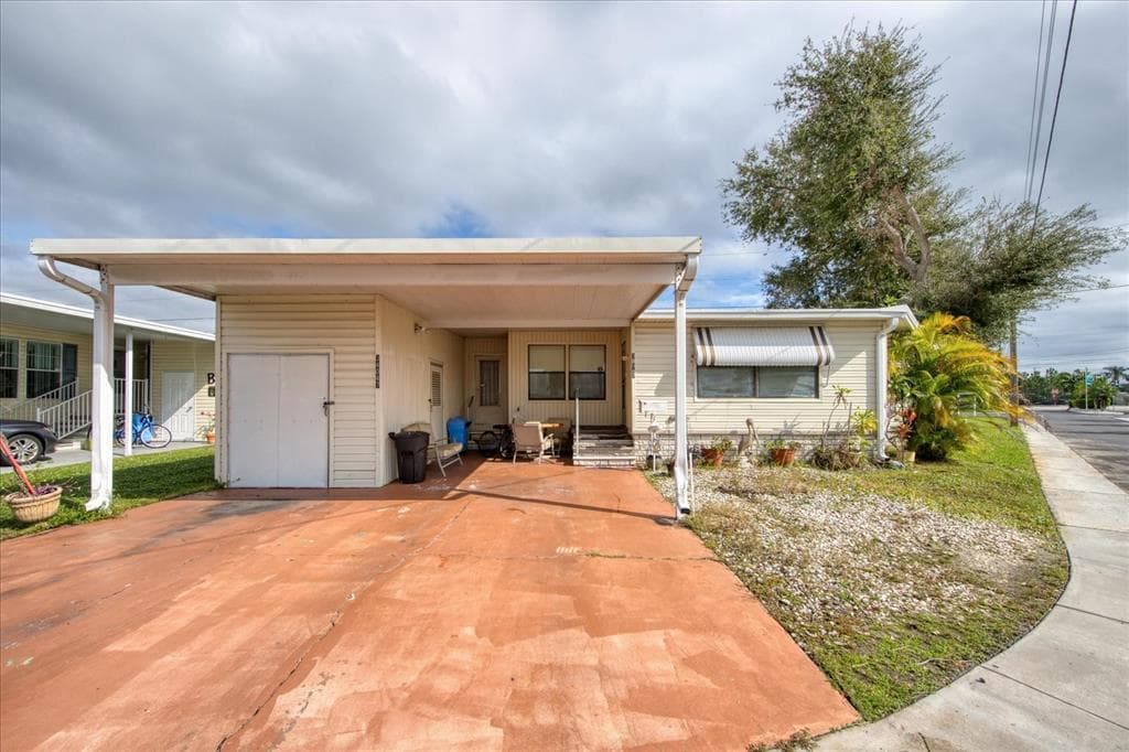 34047 AVOCADO DRIVE N PINELLAS PARK, FL 33781