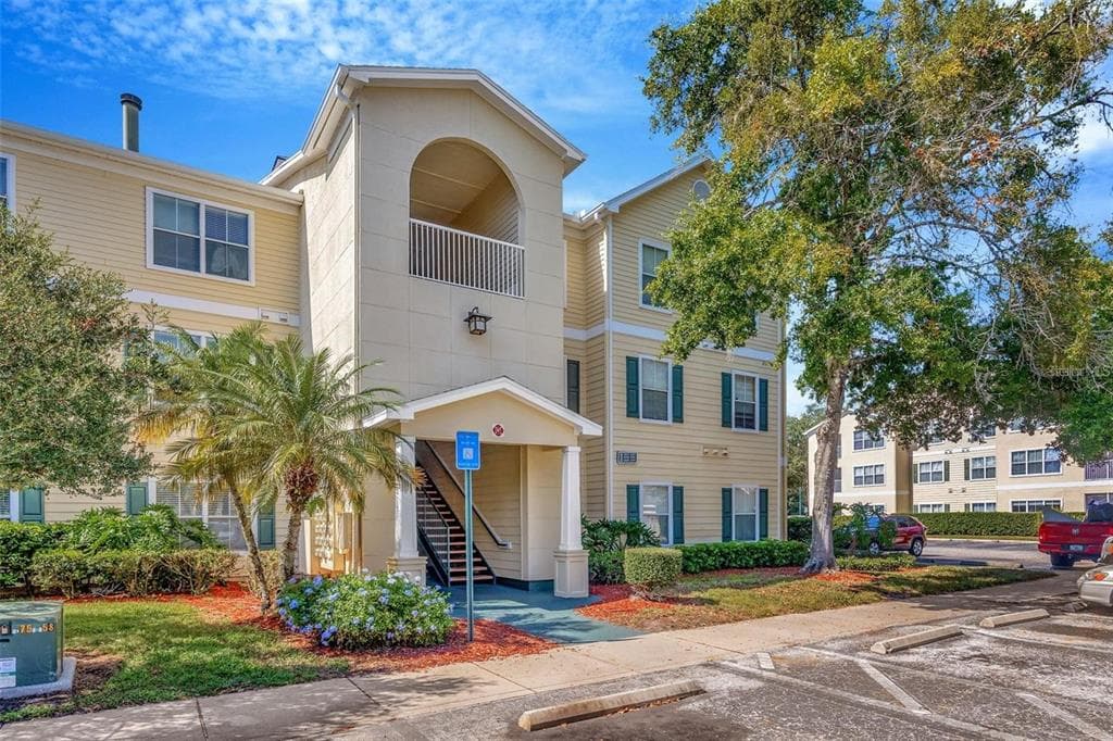 18281 BRIDLE CLUB DRIVE TAMPA, FL 33647