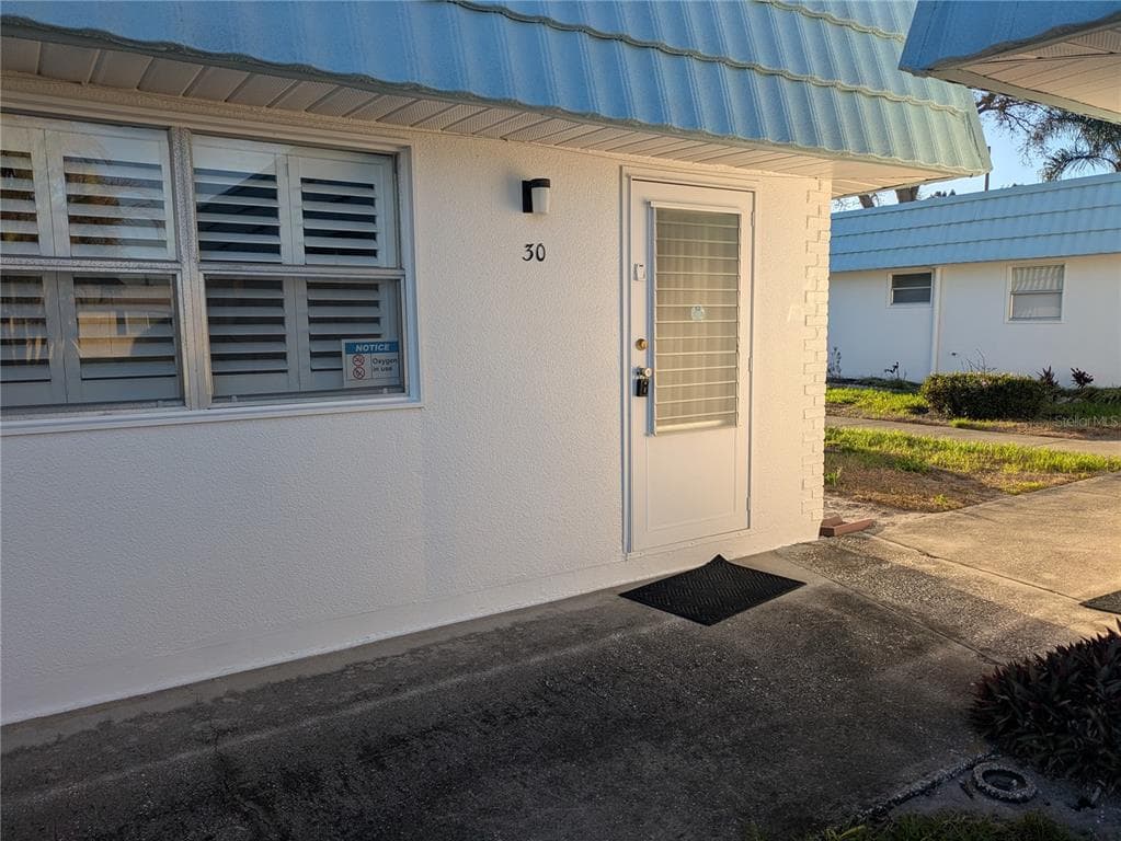 1801 BEDFORD LANE UNIT 30 SUN CITY CENTER, FL 33573