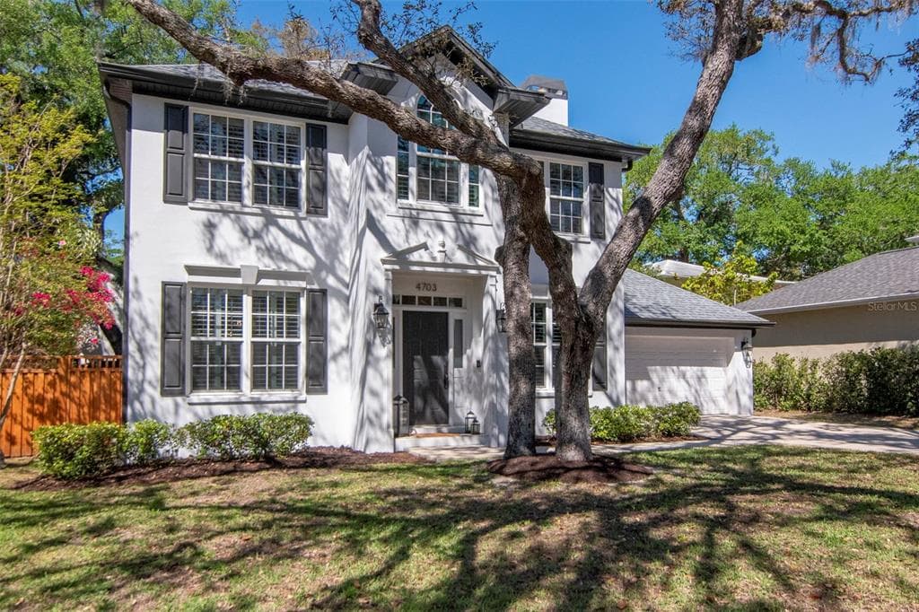 4703 S DAUPHIN AVENUE TAMPA, FL 33611