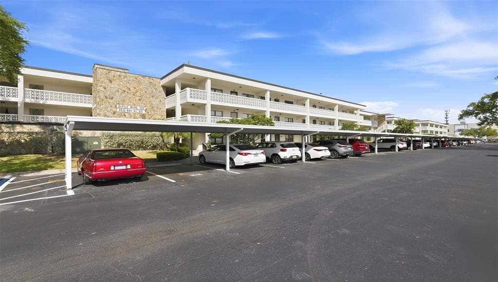 4910 BAY STREET NE UNIT 310