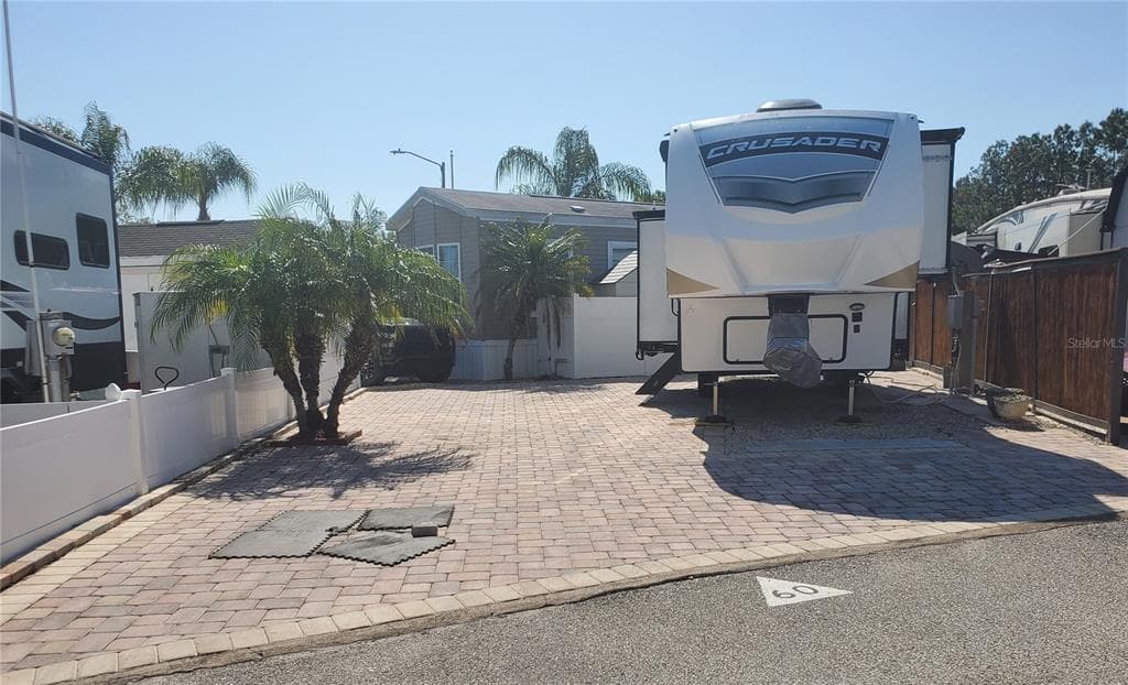 20300 LEONARD ROAD UNIT 60 LUTZ, FL 33558