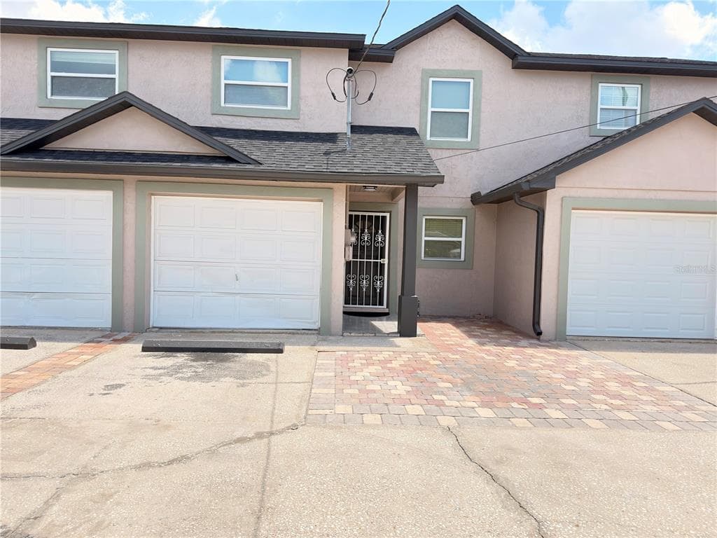 8443 N GRADY AVENUE TAMPA, FL 33614