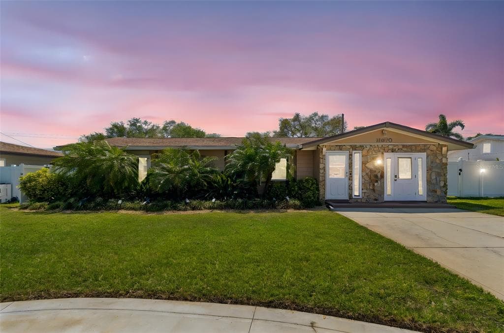 11670 81ST PLACE SEMINOLE, FL 33772