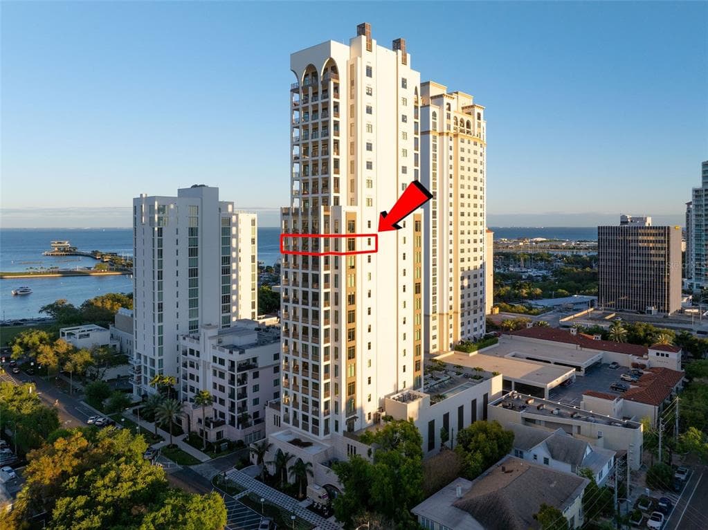126 4TH AVENUE NE UNIT 1401 ST PETERSBURG, FL 33701