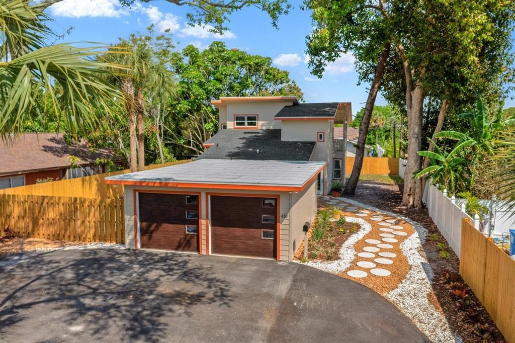 419 64TH AVENUE S ST PETERSBURG, FL 33705