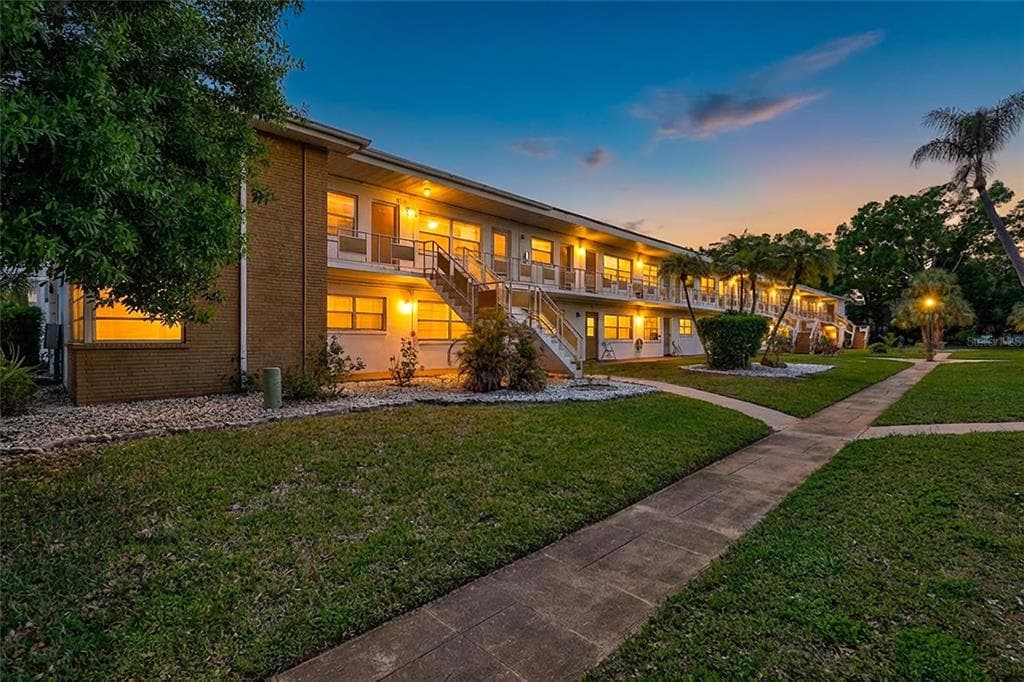 5940 21ST STREET N UNIT 11 ST PETERSBURG, FL 33714