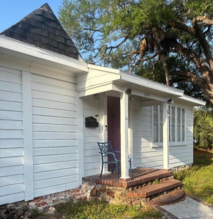 2601 W CLEVELAND STREET TAMPA, FL 33609