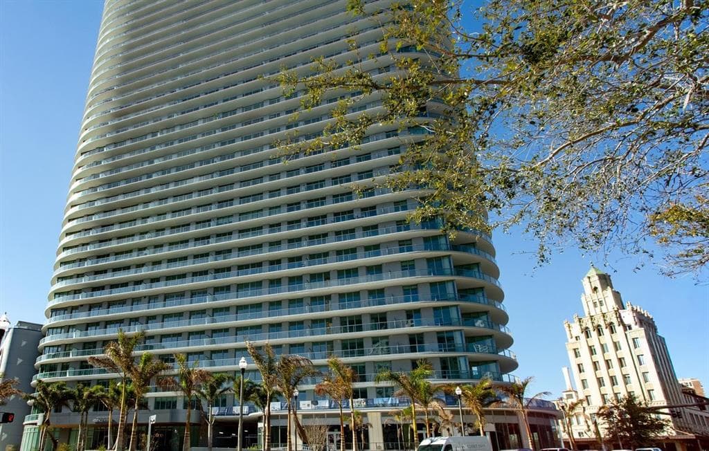 400 CENTRAL AVENUE UNIT 2001