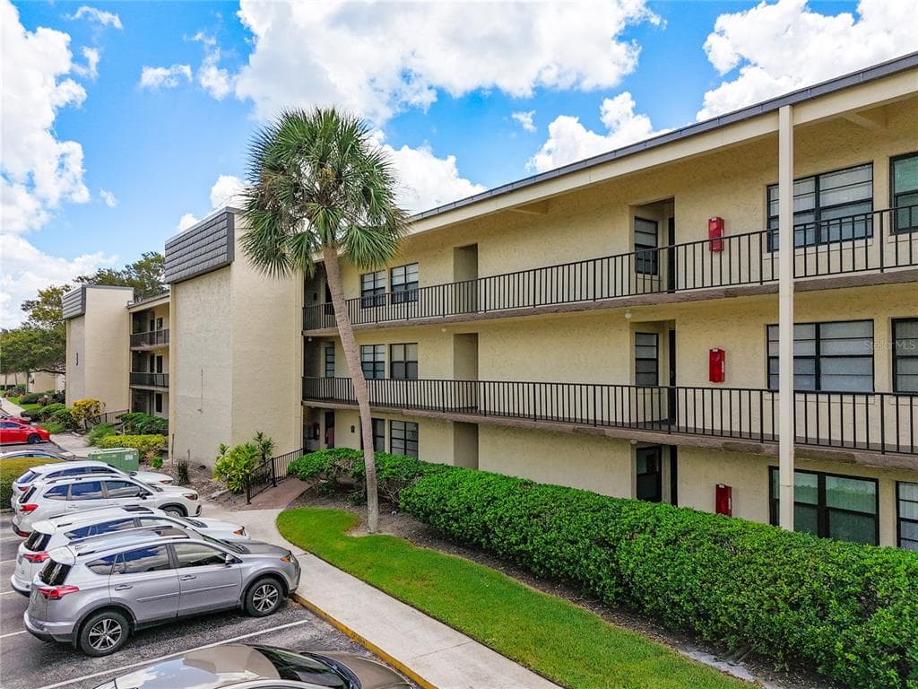 14130 ROSEMARY LANE UNIT 3215 LARGO, FL 33774
