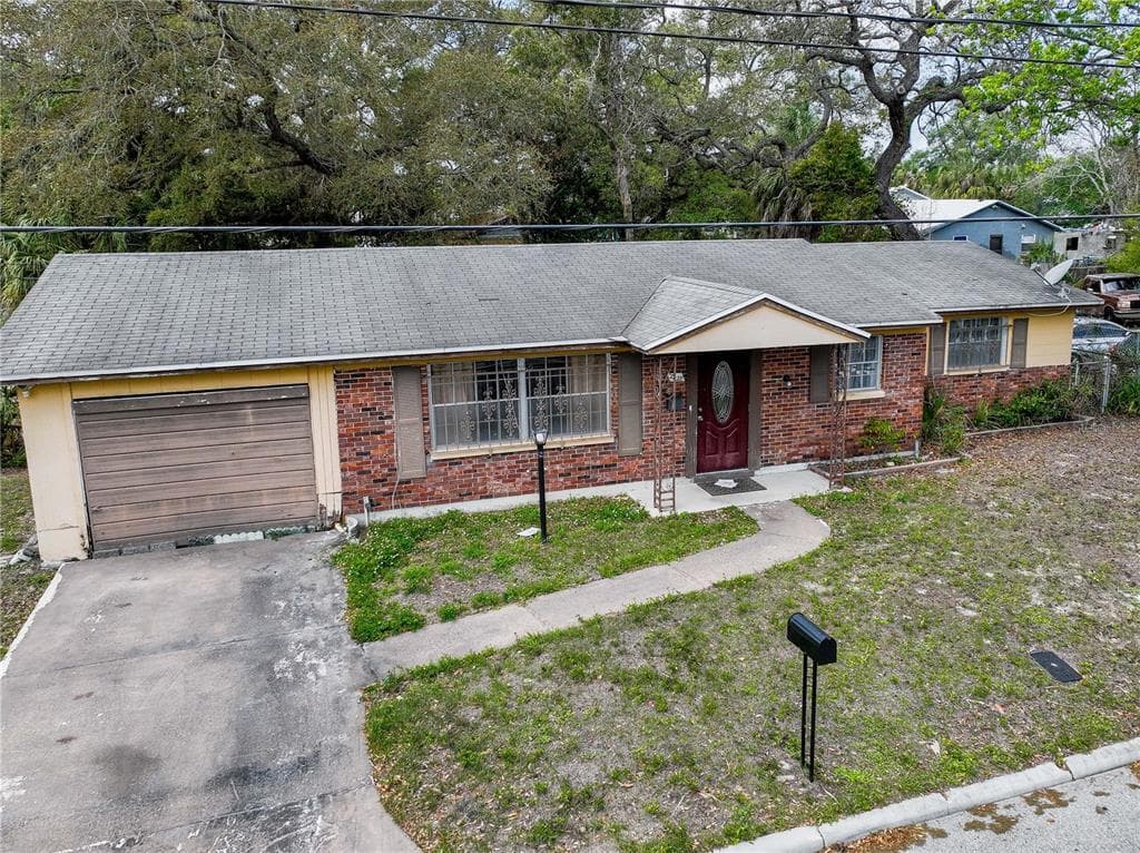2928 BANZA STREET TAMPA, FL 33605